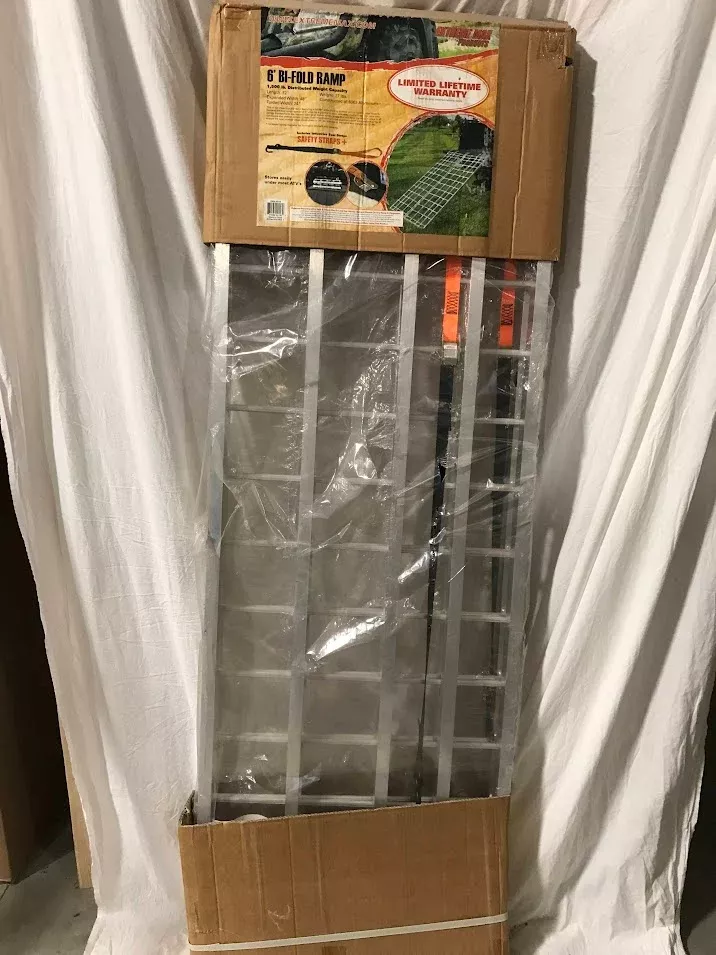 Extreme Max 6' Bi-Fold Aluminum Ramp