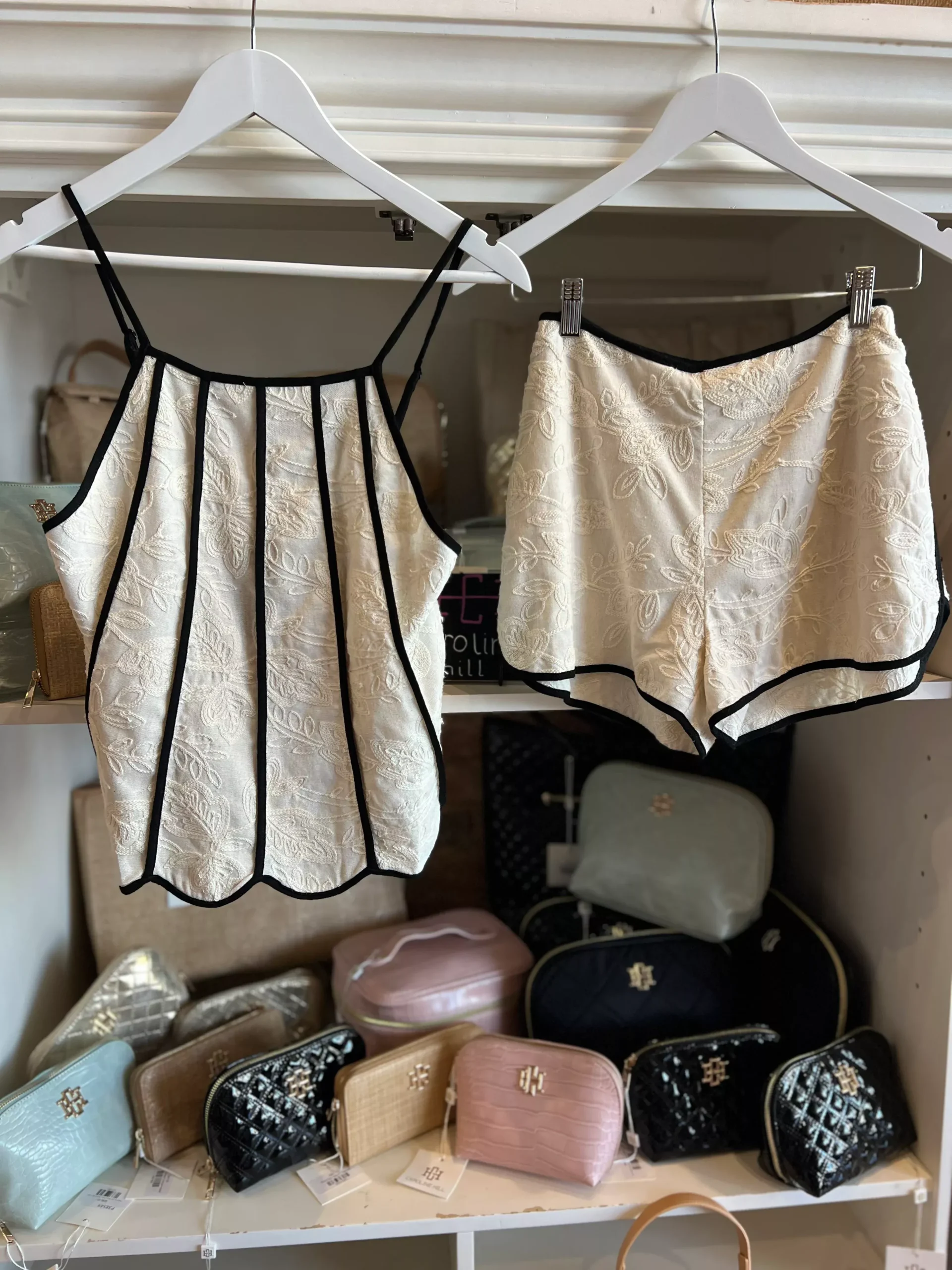 Illa: 2 Piece Natural Damask