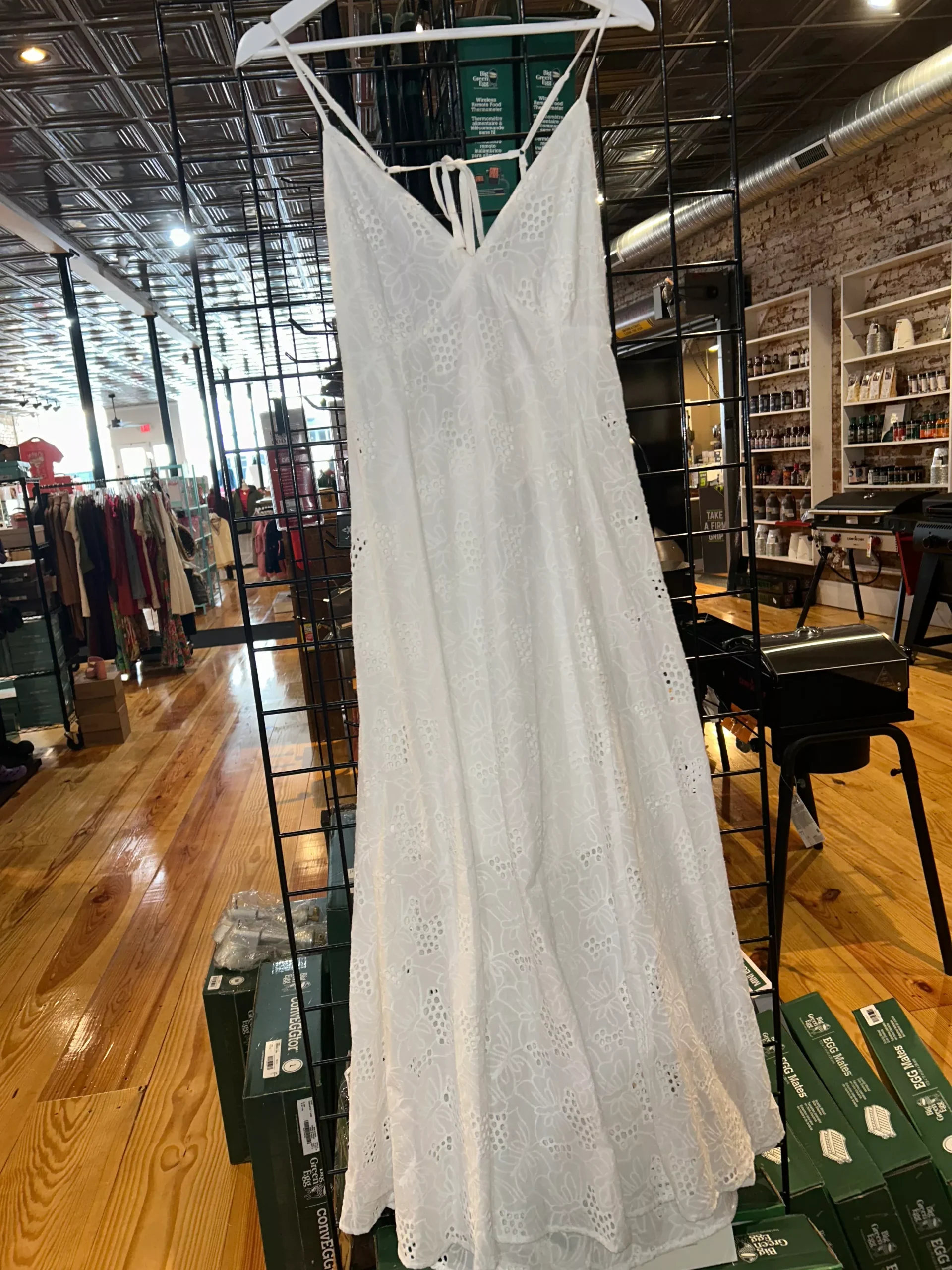 Illa: Off White Eyelet
