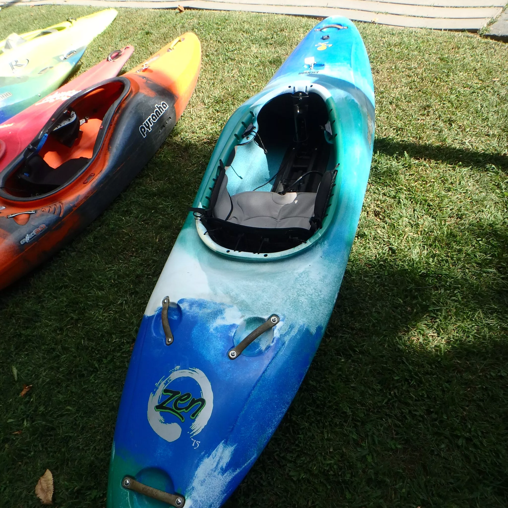 Jackson Kayak Zen Gen 175 Blue/Green Kayak - consignment