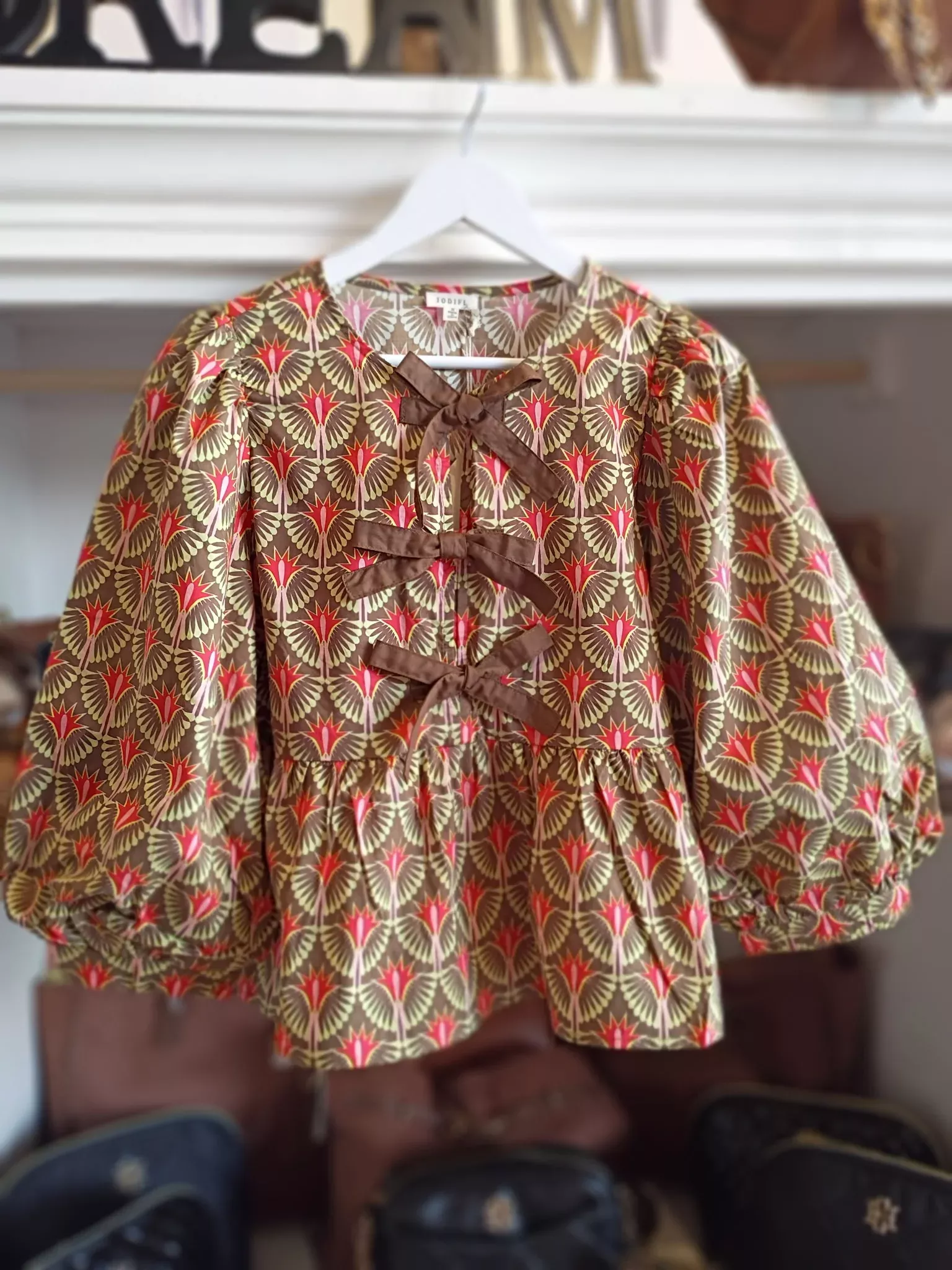 Mocha floral 3 Bow Top
