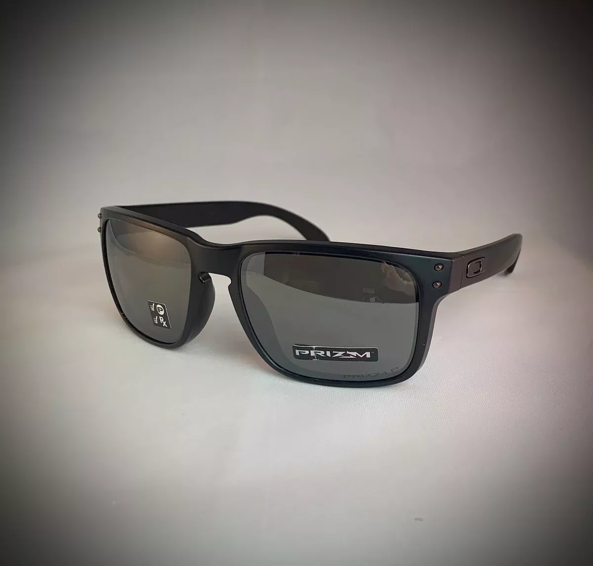 Oakley Holbrook