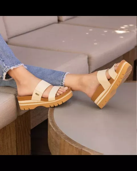 Reef Cushion Vista Higher - Vintage Tan