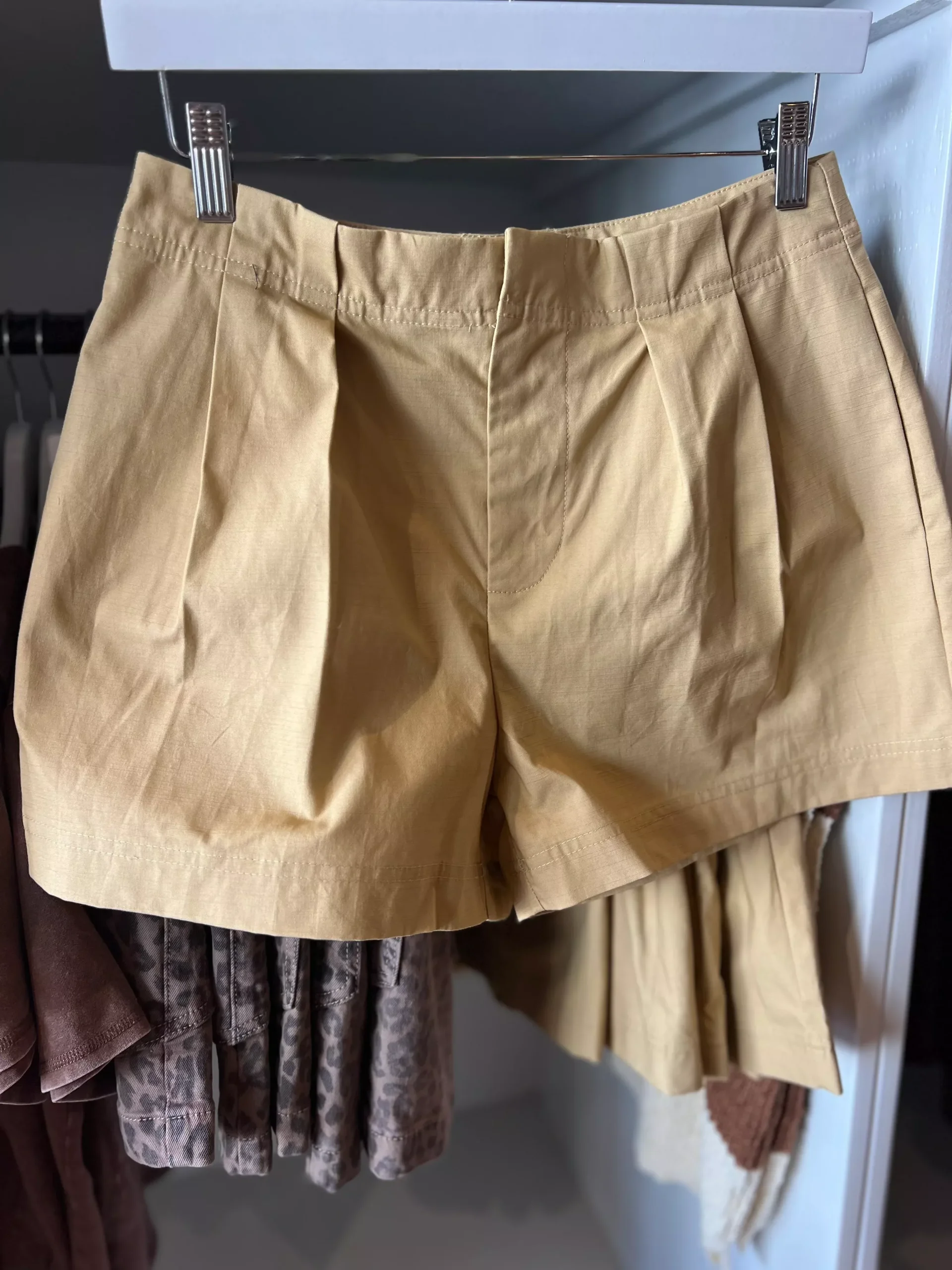 Sunday: Pleated Chino