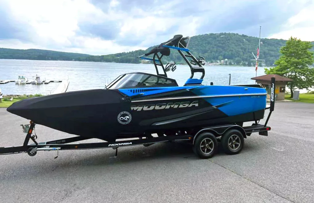 Surfinity Boat Shield for Moomba Boats